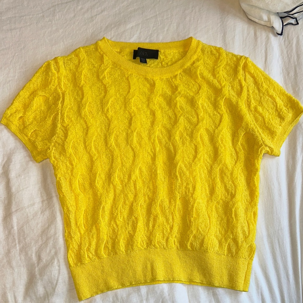 Zara Vibrant Yellow Short Sleeve Knit Top